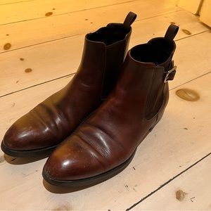 Used Prada brown men’s boots. 7.5 Prada size. About equivalent to 9.5 US.